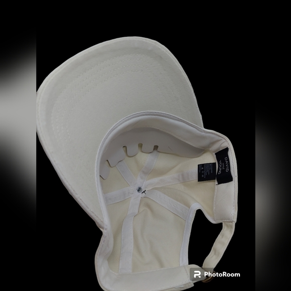 David & Young Women's Hat That Says "Wild & Free" with a Tiger NWT - Picture 5 of 5